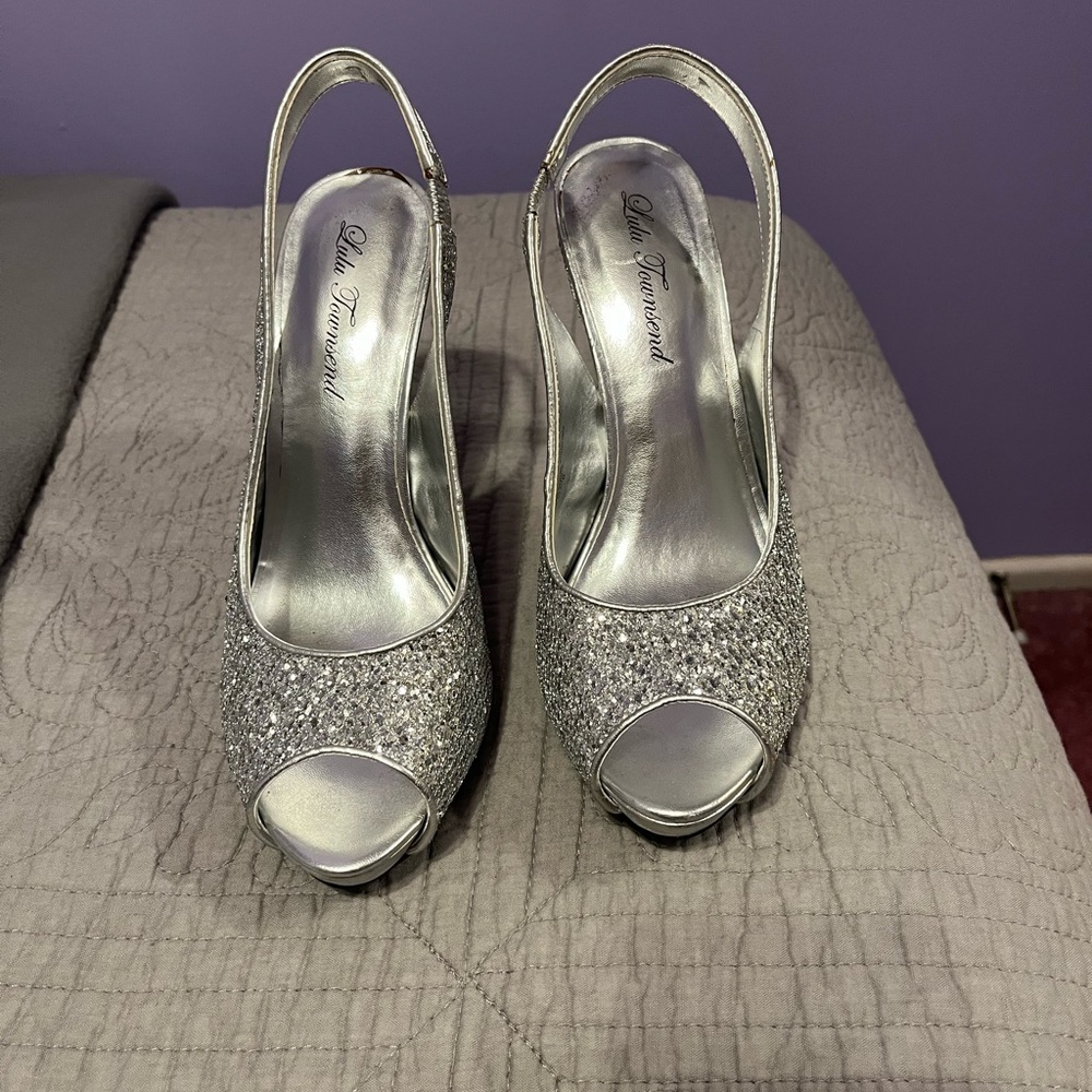Silver glitter dress shoes.  Size 8.